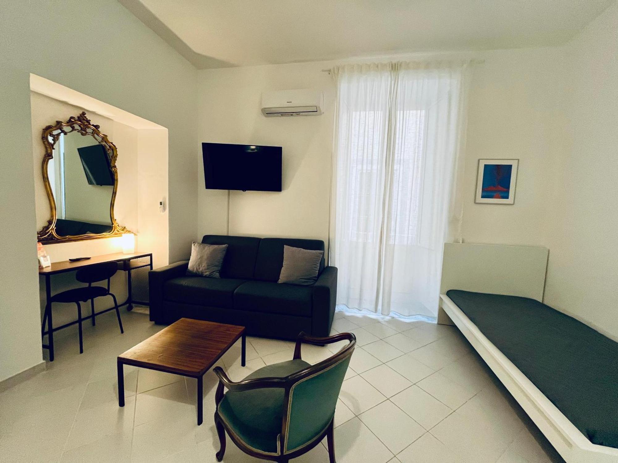 Pop Santa Chiara Bed and Breakfast Napoli Eksteriør billede