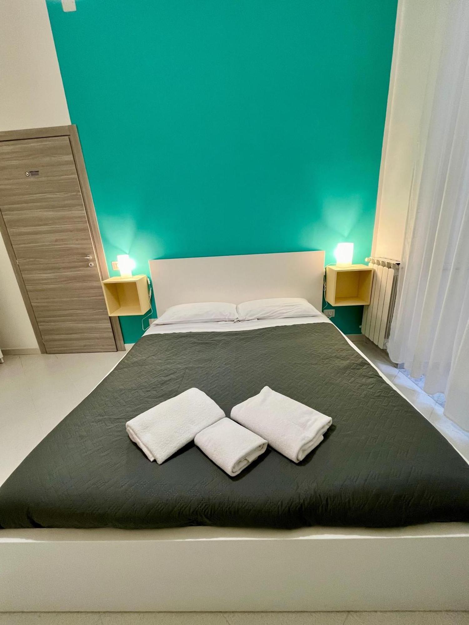 Pop Santa Chiara Bed and Breakfast Napoli Eksteriør billede